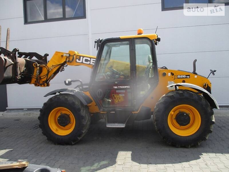 Фронтальный погрузчик JCB 526 2013 в 
