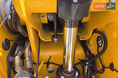 Телескопический погрузчик JCB 531-70 2012 в 