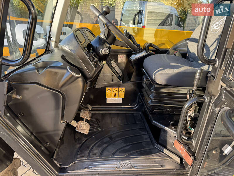 Телескопічні навантажувачі JCB 531-70 2012 в Кам'янець-Подільському