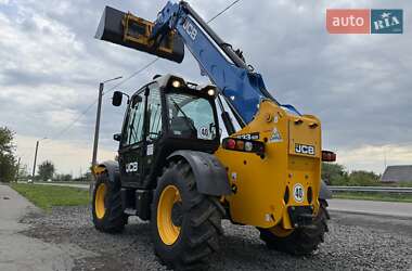 Телескопический погрузчик JCB 533-105 2015 в 