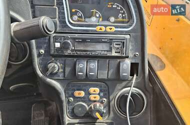 Телескопический погрузчик JCB 533-105 2013 в 