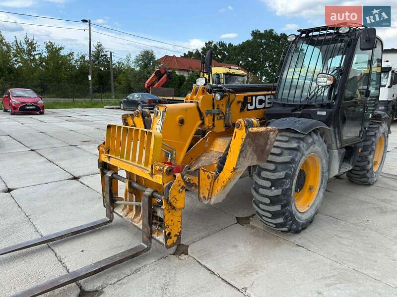 Телескопический погрузчик JCB 533-105 2015 в Чорткове