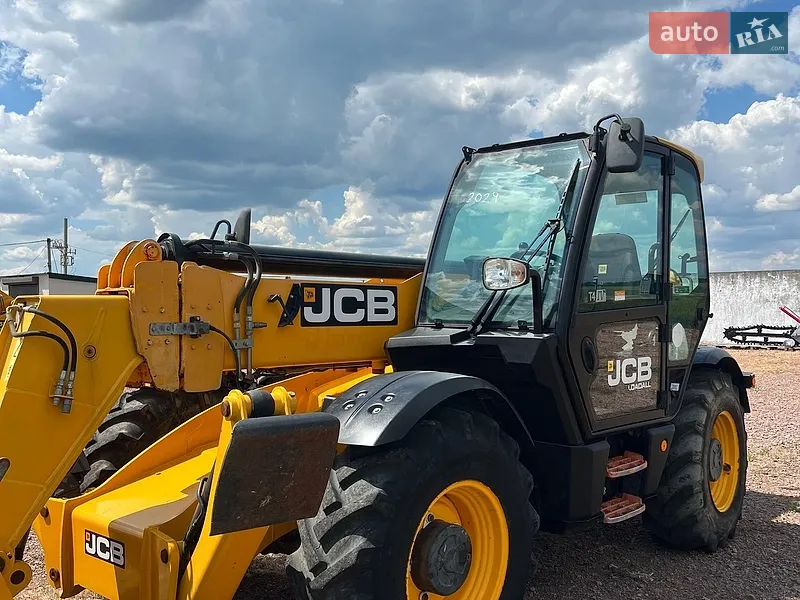JCB 535-125 2016