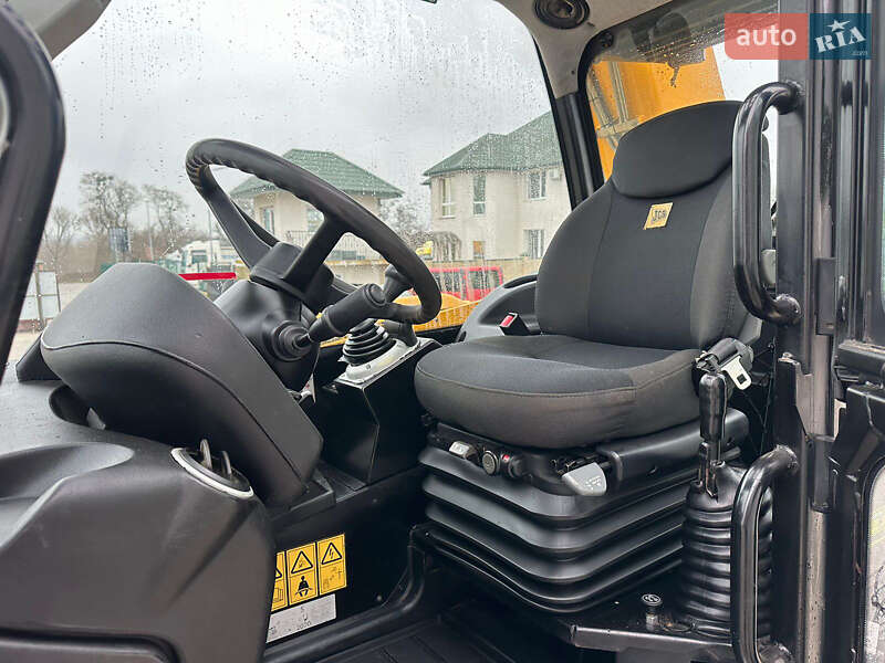 Телескопический погрузчик JCB 541-70 2012 в Луцке