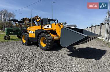 Телескопический погрузчик JCB 541-70 2010 в 
