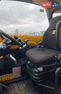 Телескопический погрузчик JCB 541-70 2017 в 