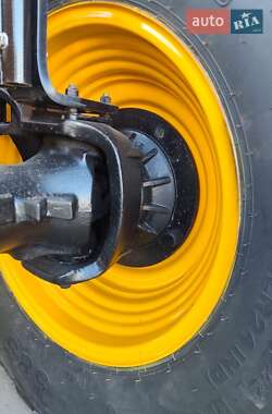 Телескопический погрузчик JCB 541-70 2013 в 