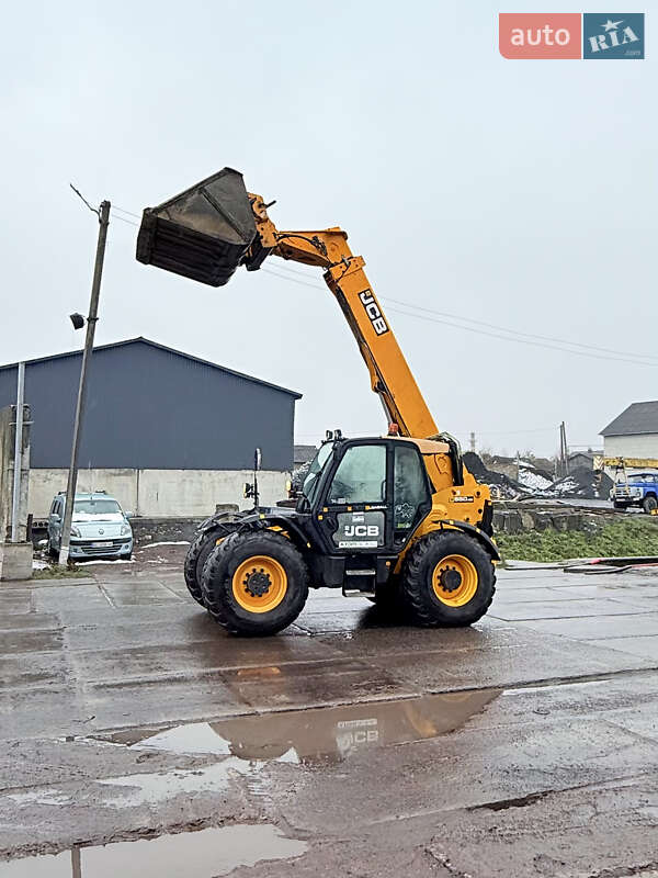 JCB 550-80 2015