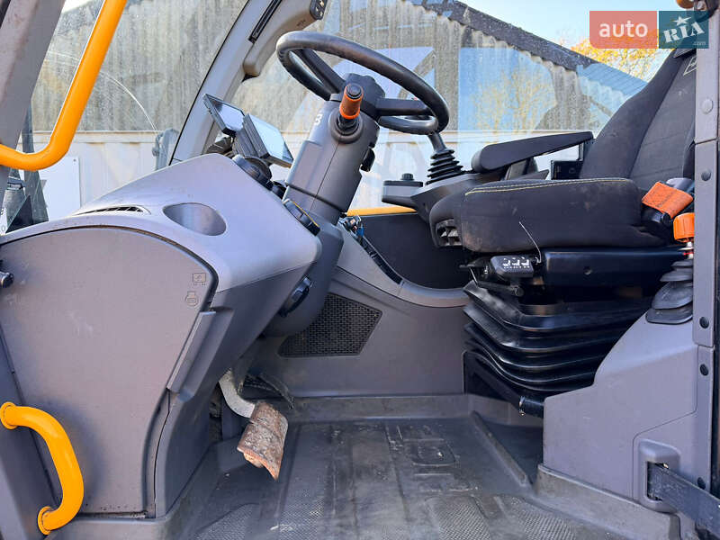 Телескопический погрузчик JCB 560-80 2020 в Киеве фото 9 Телескопический погрузчик JCB 560-80 2020 в Киеве