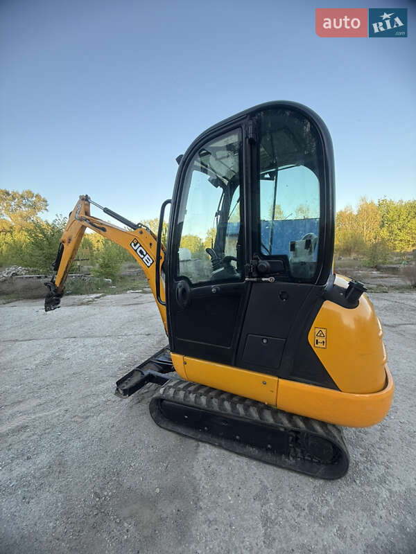 Экскаватор погрузчик JCB 8018 2014 в 