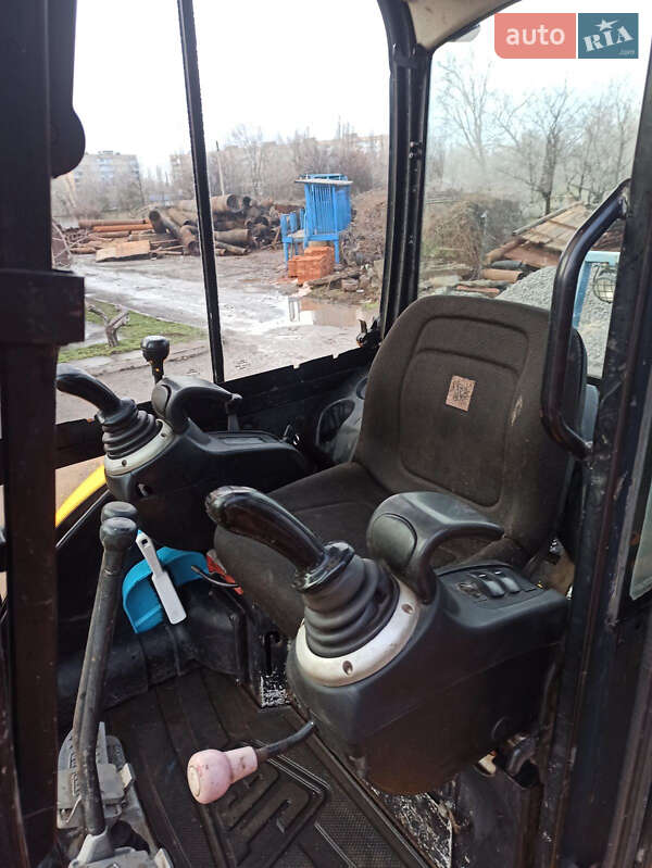 Миниэкскаватор JCB 8025 2011 в Кривом Роге