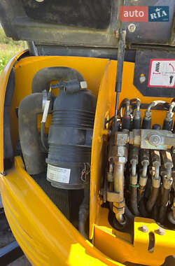 Миниэкскаватор JCB 8027 2005 в 