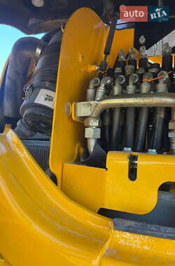 Миниэкскаватор JCB 8027 2005 в 