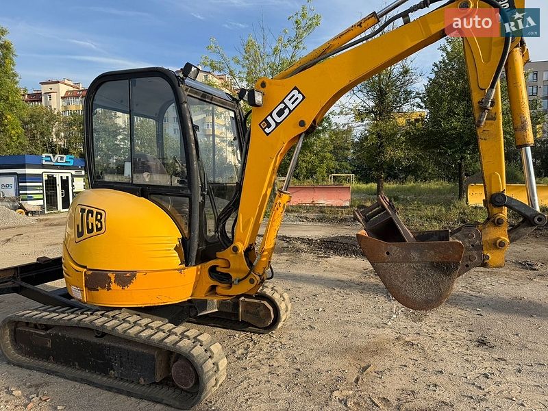 JCB 8032 2005