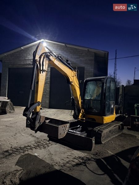 Міні-екскаватор JCB 8050 2013 в Рівному