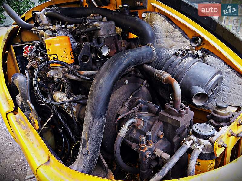 Экскаватор погрузчик JCB 8055 2010 в Черкассах