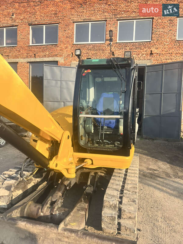 Экскаватор погрузчик JCB 8085 2005 в Львове