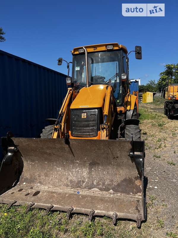 Екскаватор навантажувач JCB CX 2007 в Дніпрі
