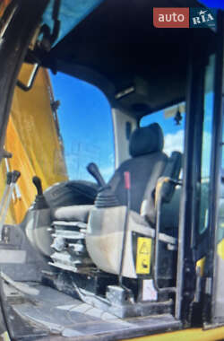 Гусеничный экскаватор JCB JS 130 2005 в 