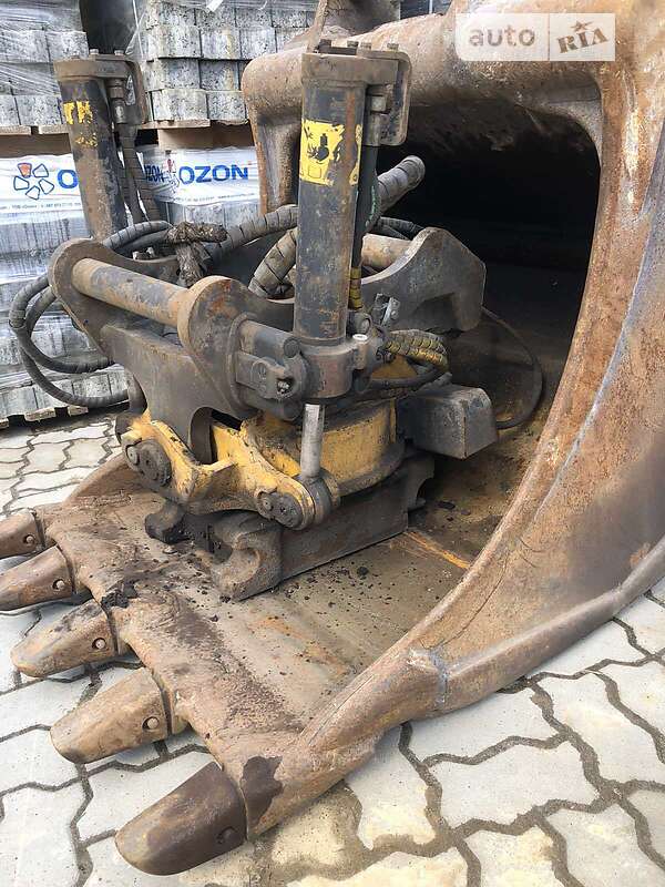 Колісний екскаватор JCB JS 145 2011 в Калуші
