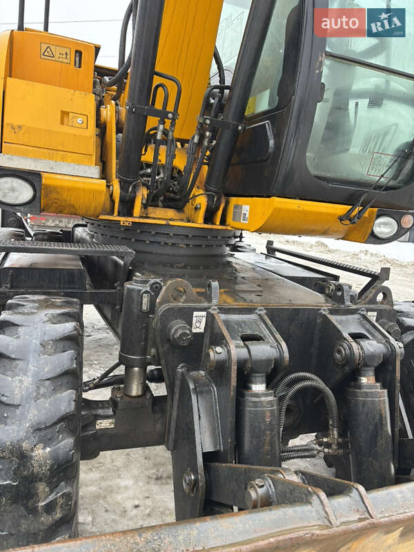 Колесный экскаватор JCB JS 145 2011 в Львове
