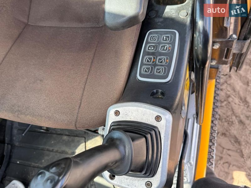 Колісний екскаватор JCB JS 145 2013 в Львові