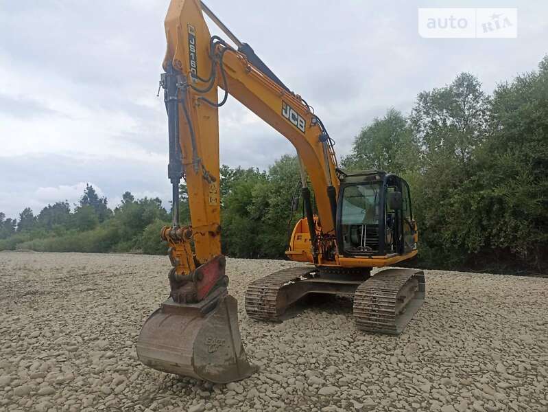 Гусеничный экскаватор JCB JS 160 2003 в Хусте