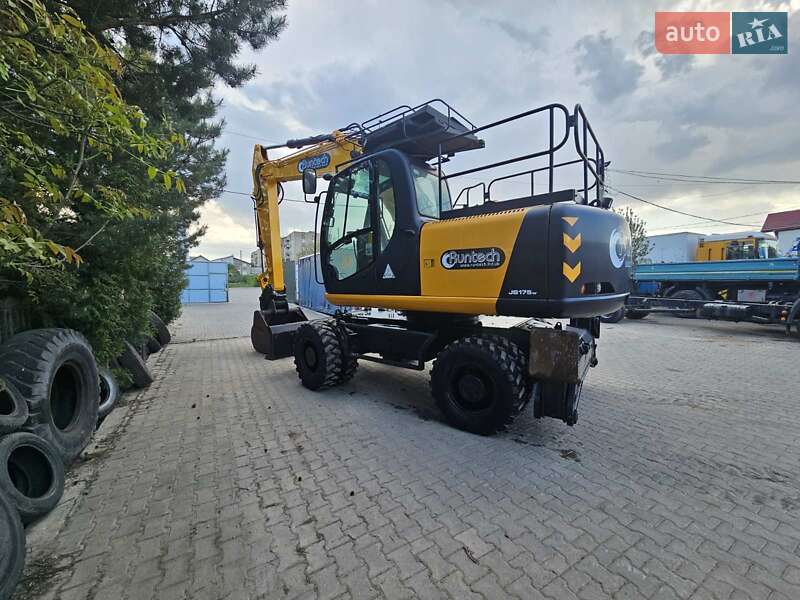 Колесный экскаватор JCB JS 175 2011 в Бучаче