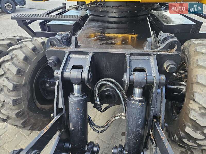 Колесный экскаватор JCB JS 175 2011 в Бучаче