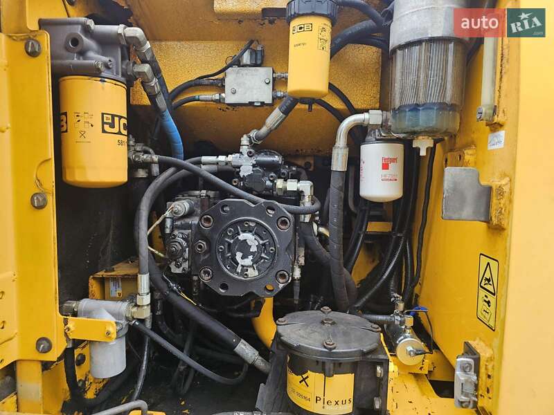 Колесный экскаватор JCB JS 175 2011 в Бучаче