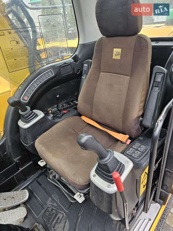 Колесный экскаватор JCB JS 175 2011 в Бучаче