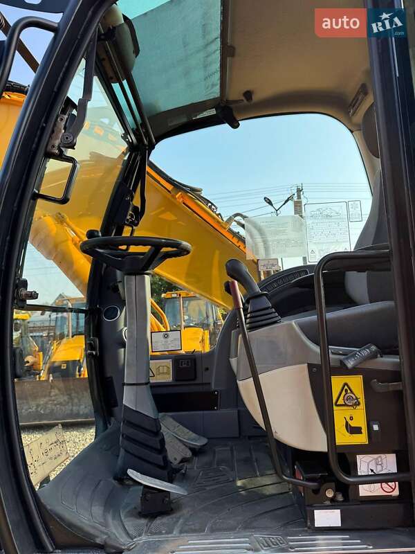 Колесный экскаватор JCB JS 175 2007 в Черновцах