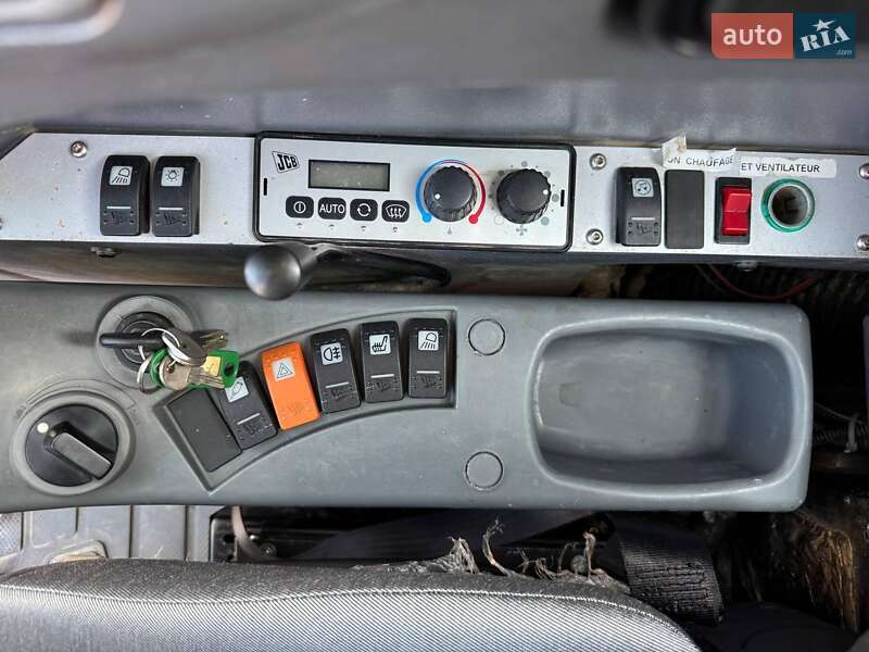 Колесный экскаватор JCB JS 175 2007 в Черновцах