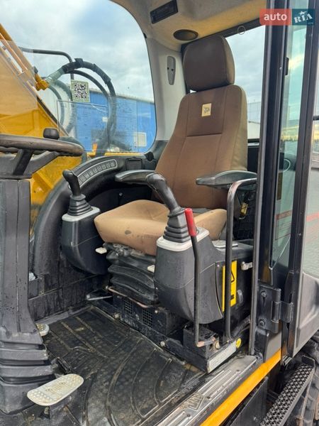 Колесный экскаватор JCB JS 175 2011 в Львове