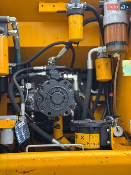 Колесный экскаватор JCB JS 175 2011 в Львове