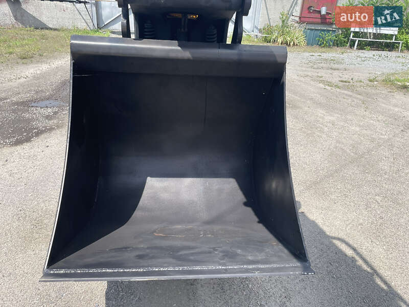 Колесный экскаватор JCB JS 200 2012 в Кременчуге