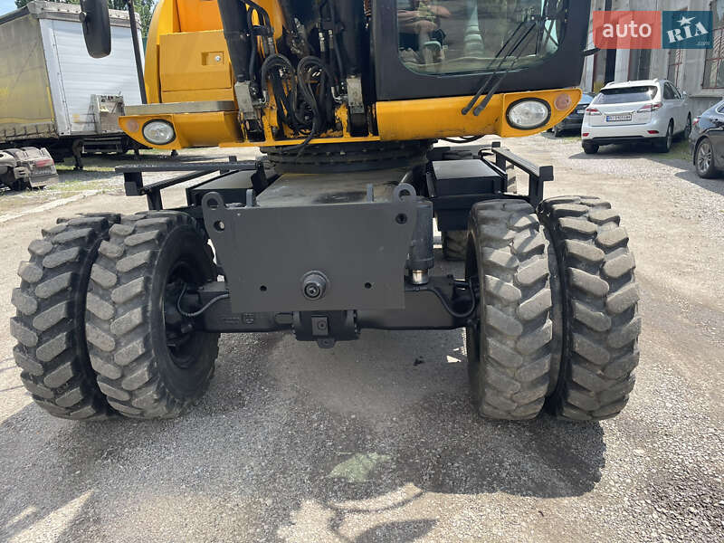 Колесный экскаватор JCB JS 200 2012 в Кременчуге