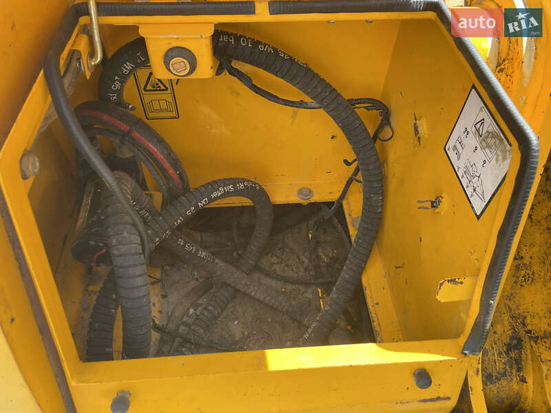 Колесный экскаватор JCB JS 200 2012 в Кременчуге