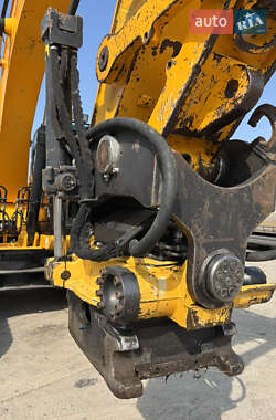 Гусеничный экскаватор JCB JS 200 2012 в 
