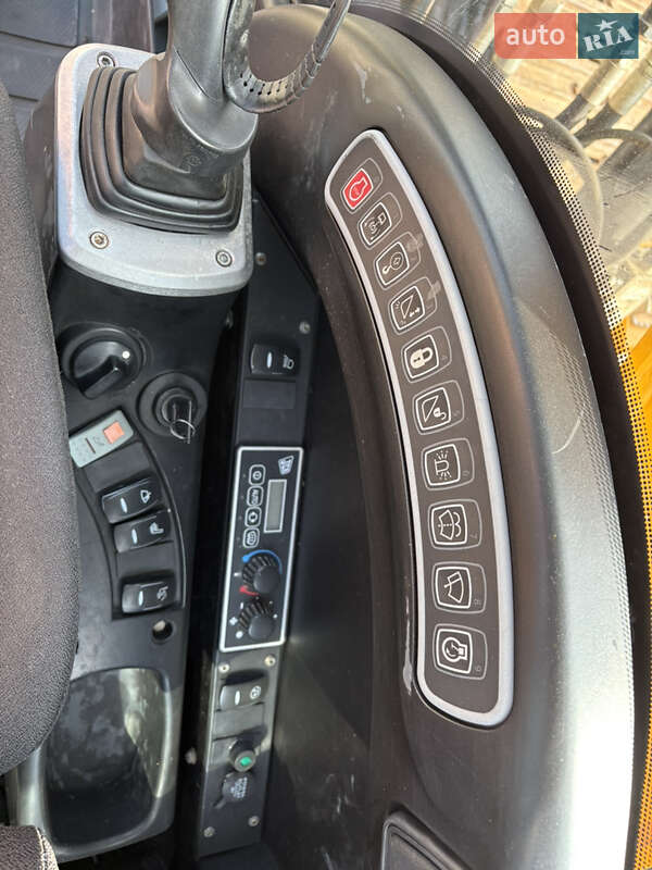 Гусеничный экскаватор JCB JS 200 2012 в Львове
