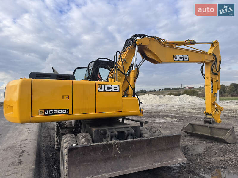 Колесный экскаватор JCB JS 200 2007 в Хмельницком