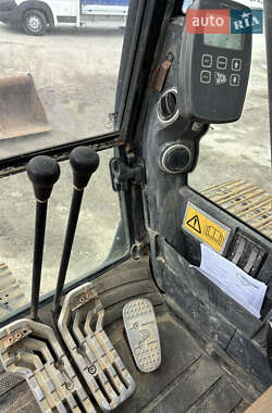 Гусеничный экскаватор JCB JS 210 2012 в 