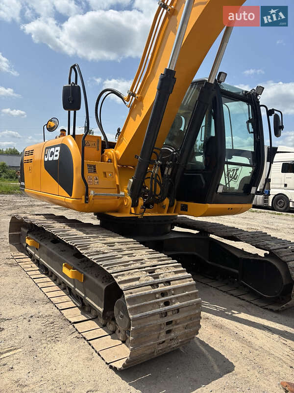 Гусеничный экскаватор JCB JS 210 2013 в 