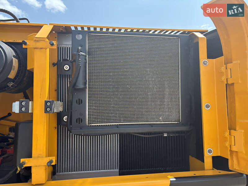 Гусеничный экскаватор JCB JS 210 2013 в Львове