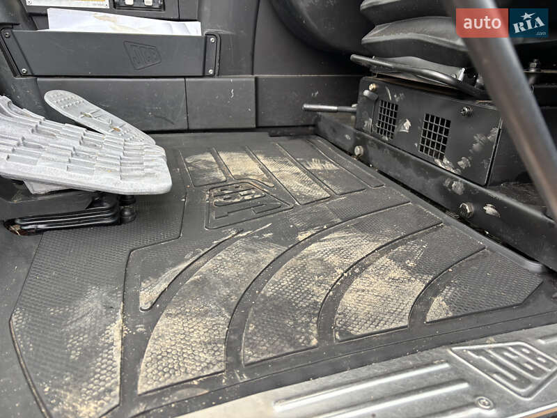 Гусеничный экскаватор JCB JS 210 2012 в Львове