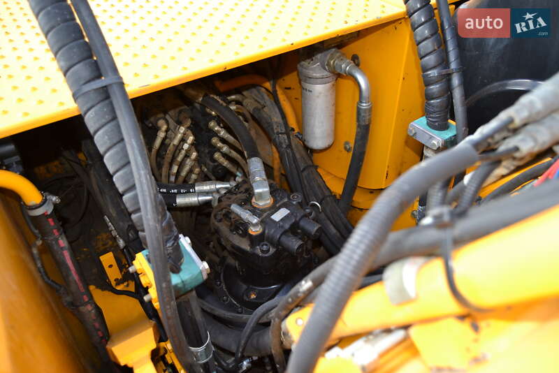 Гусеничный экскаватор JCB JS 220 2012 в Виннице