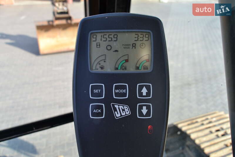 Гусеничный экскаватор JCB JS 220 2012 в Виннице