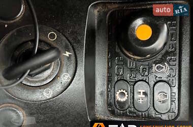 Гусеничний екскаватор JCB JS 220 2015 в 