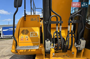 Гусеничный экскаватор JCB JS 220 2014 в 