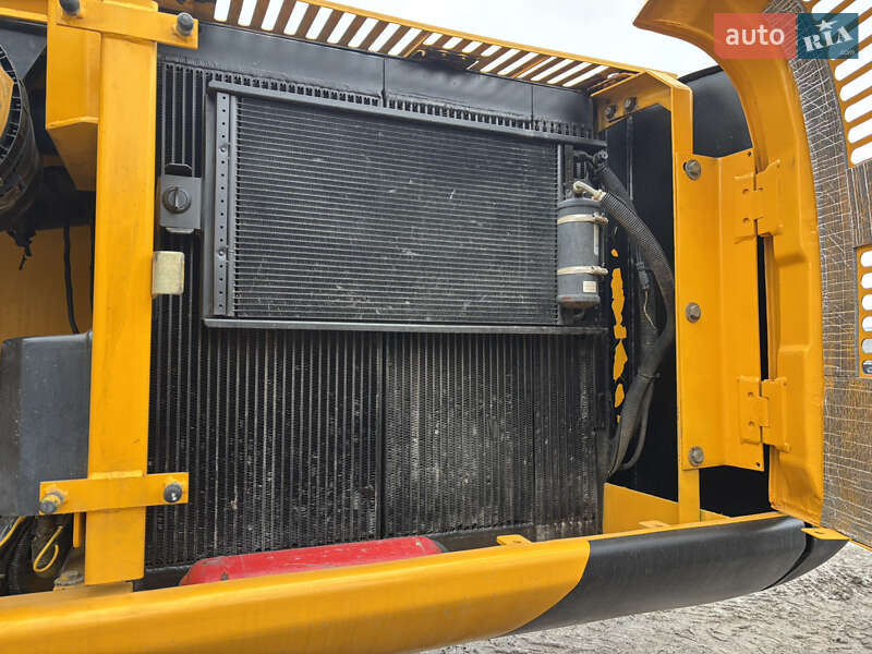 Гусеничный экскаватор JCB JS 220 2012 в Львове